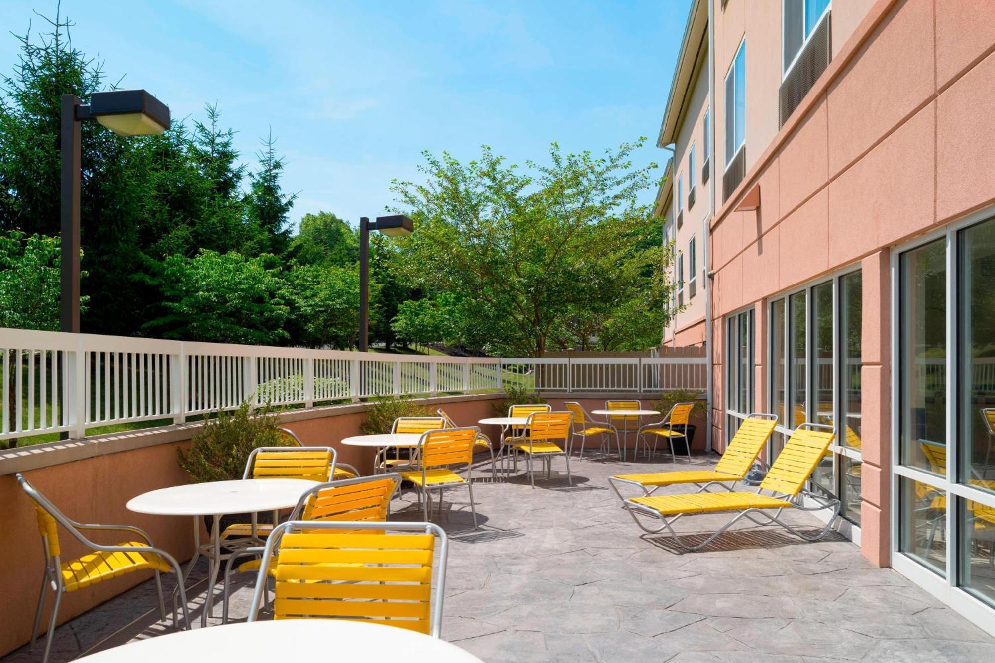 Fairfield Inn & Suites By Marriott State College Buitenkant foto