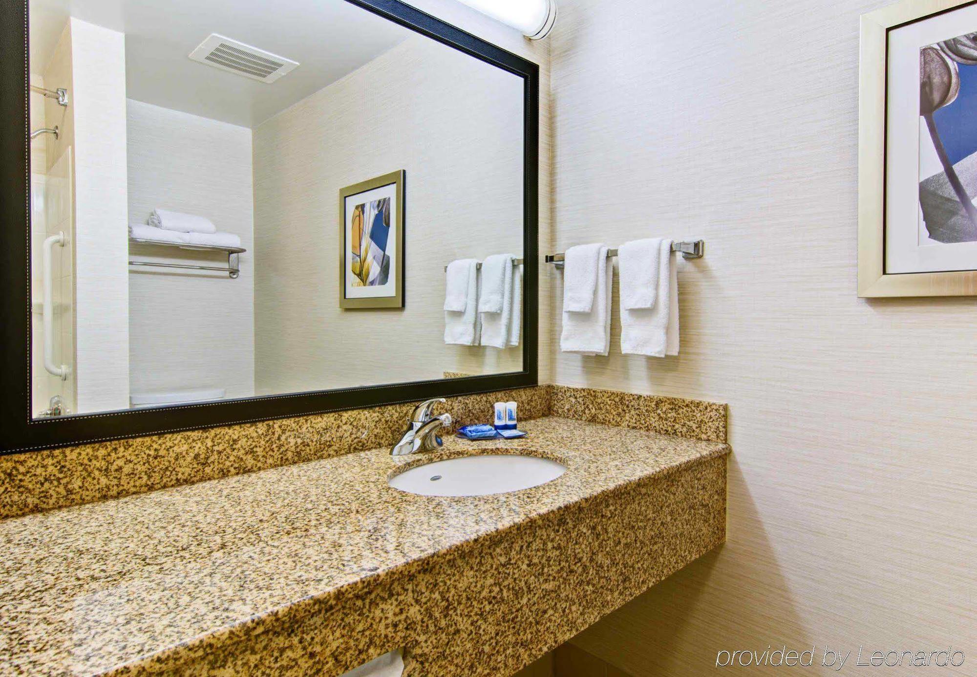 Fairfield Inn & Suites By Marriott State College Buitenkant foto